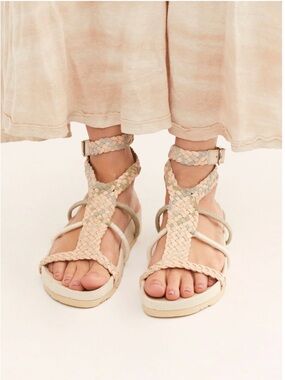Free People Denali Footbed Braided T-Strap Sandals in Light Beige Size 7